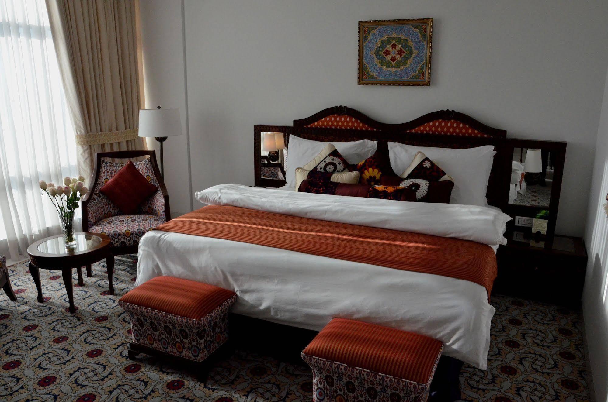 Dushanbe Serena Hotel Zewnętrze zdjęcie