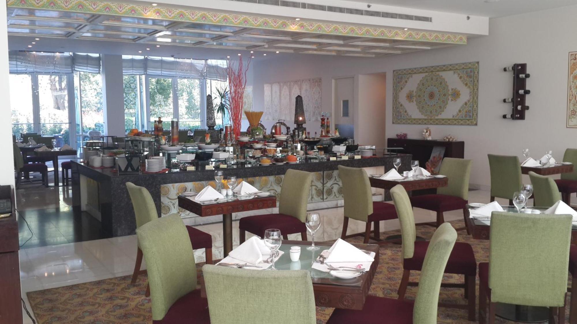 Dushanbe Serena Hotel Zewnętrze zdjęcie