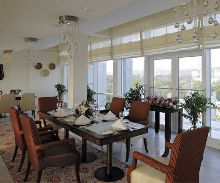 Dushanbe Serena Hotel Zewnętrze zdjęcie