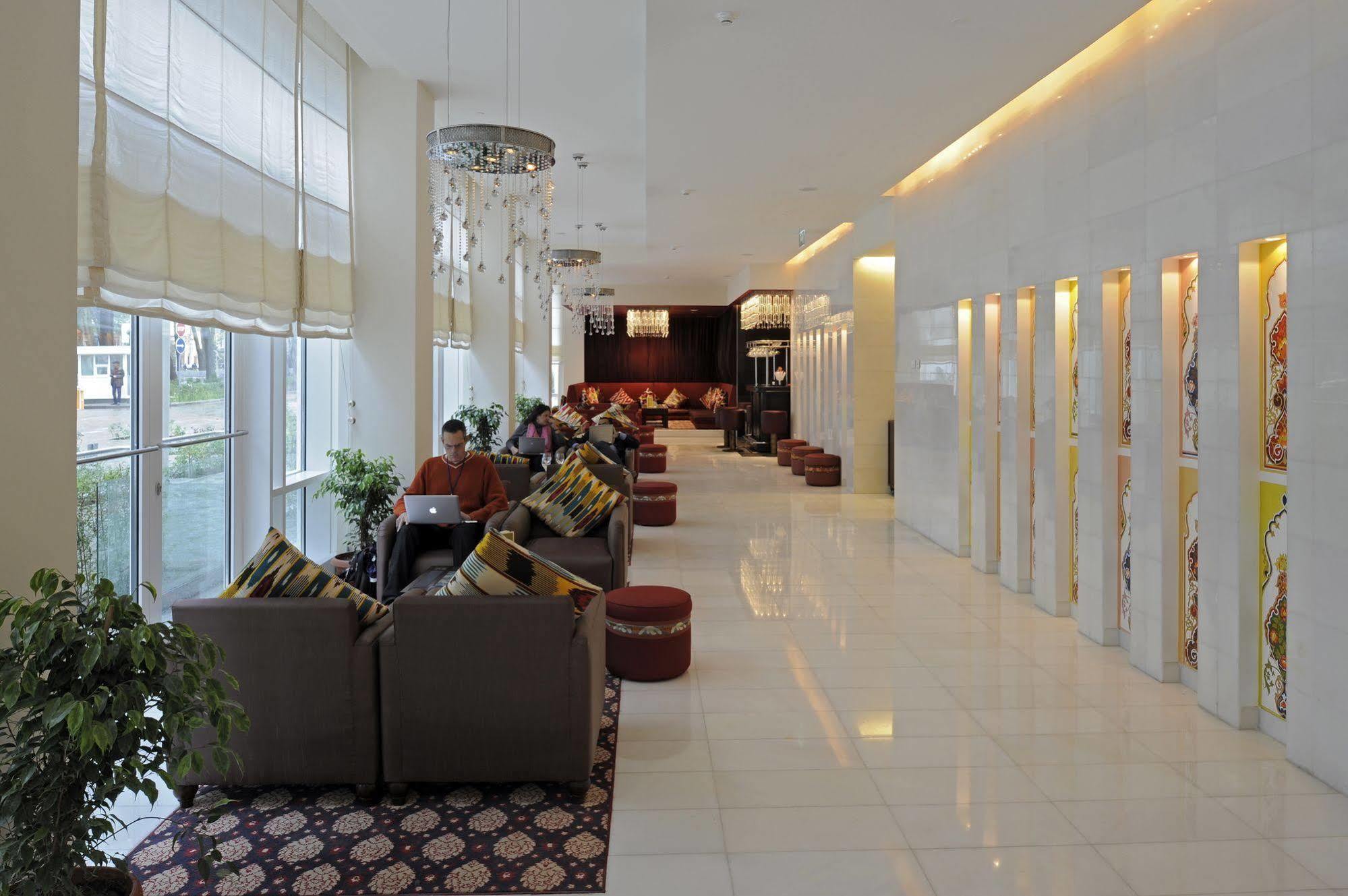 Dushanbe Serena Hotel Zewnętrze zdjęcie