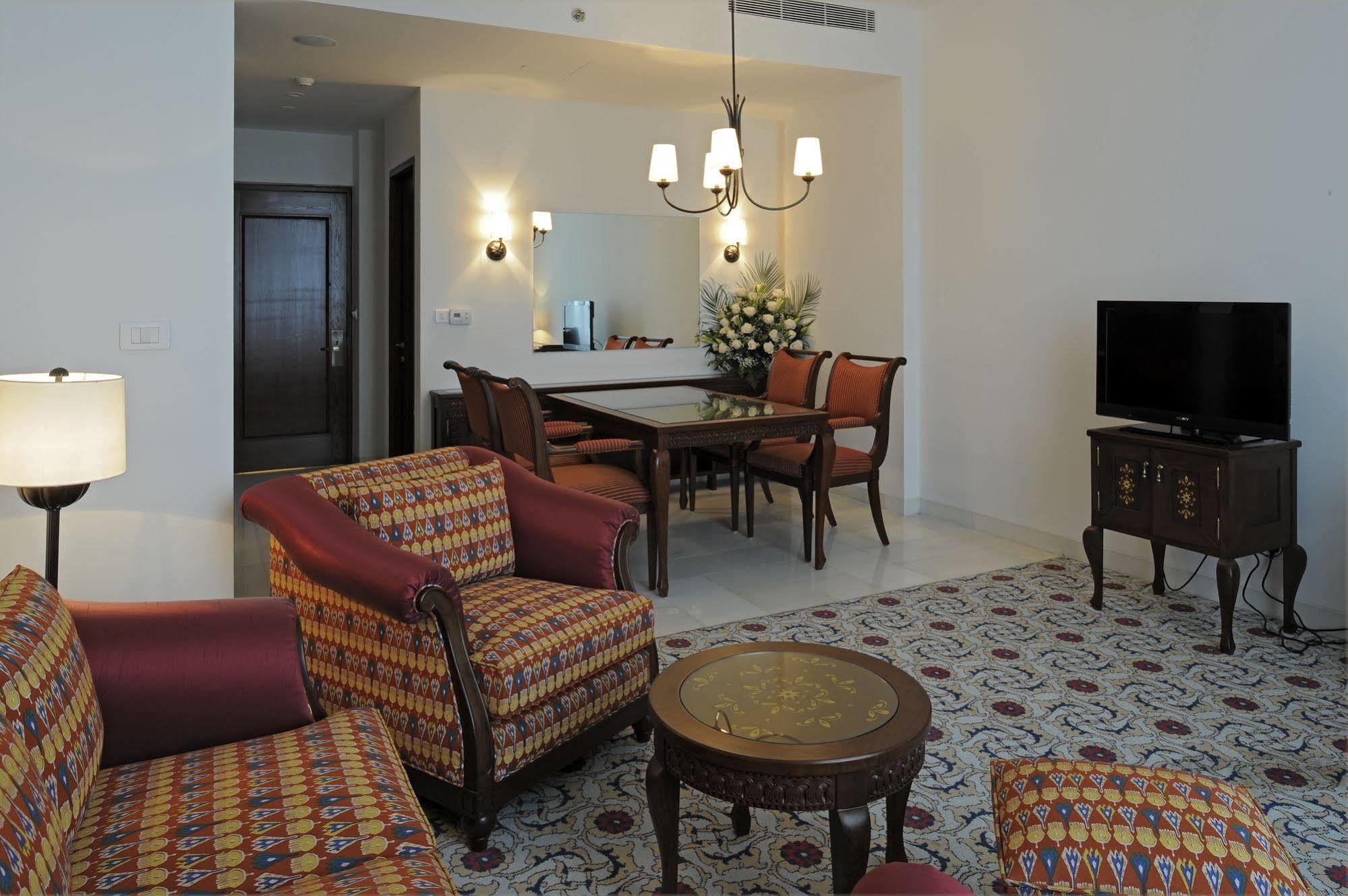 Dushanbe Serena Hotel Zewnętrze zdjęcie