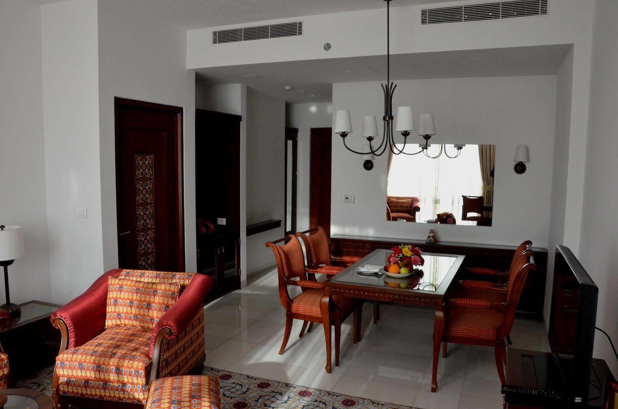 Dushanbe Serena Hotel Zewnętrze zdjęcie