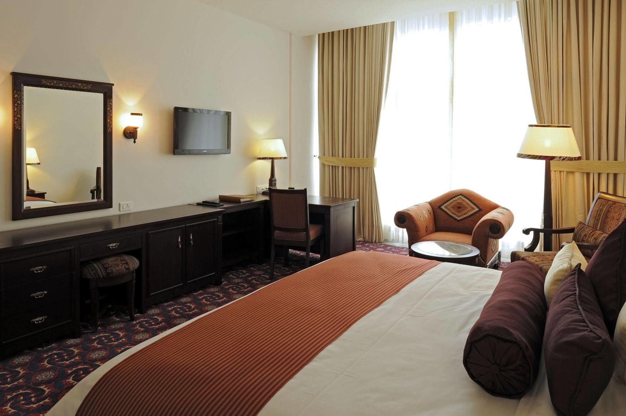 Dushanbe Serena Hotel Zewnętrze zdjęcie