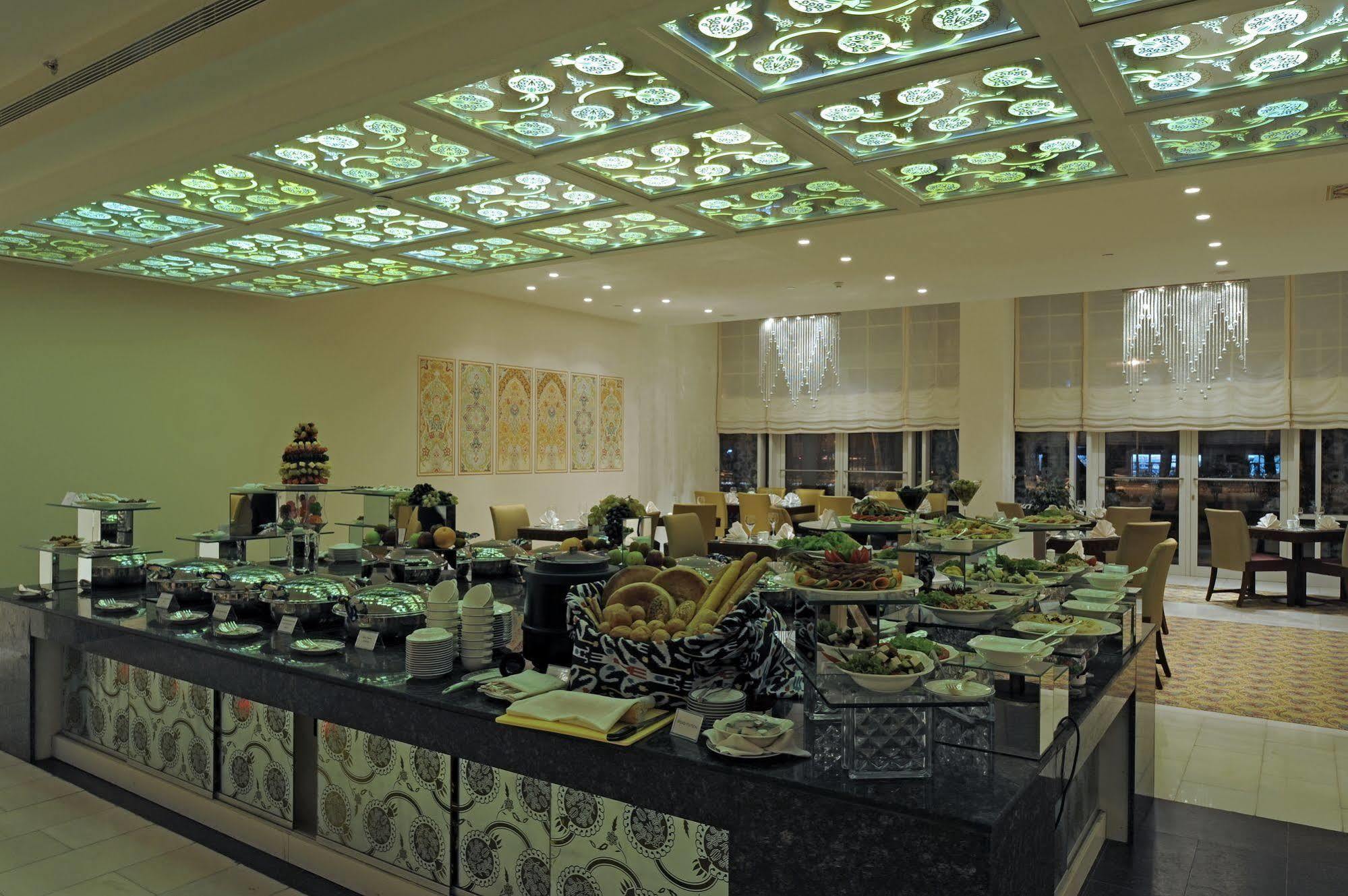 Dushanbe Serena Hotel Zewnętrze zdjęcie